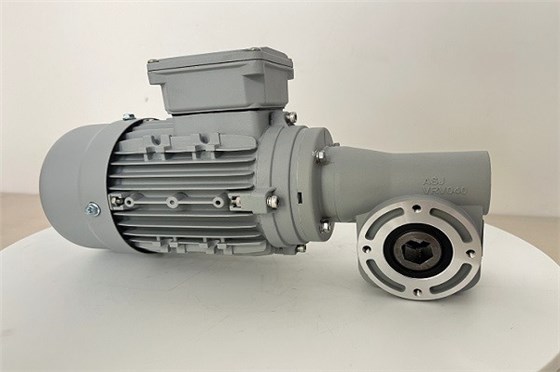 意大利艾思捷洗車機設備專用減速機之XRV040型號洗車機減速機 (2).jpg
