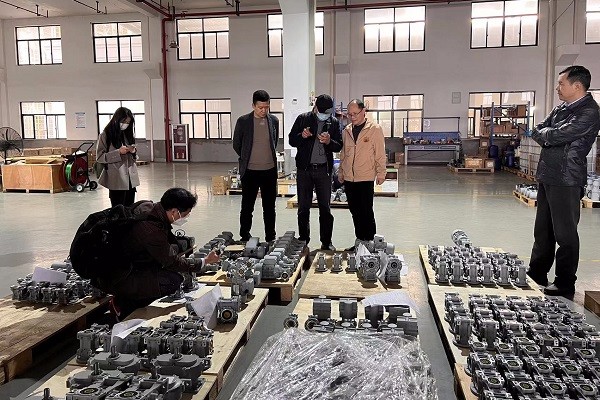 艾思捷歡迎西門子醫療器械有限公司來廠區進行合作考察 (4).jpg